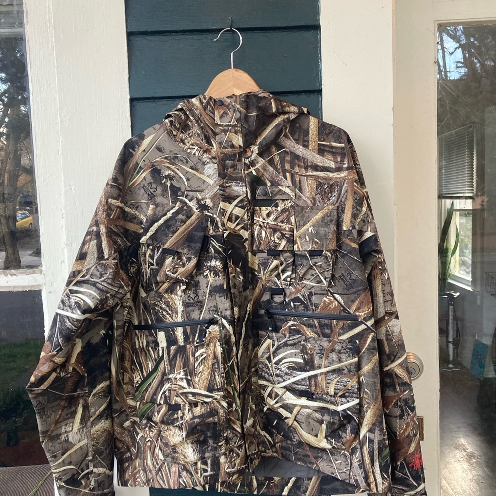 Stussy goretex wading jacket
Real tree camo
mens medium